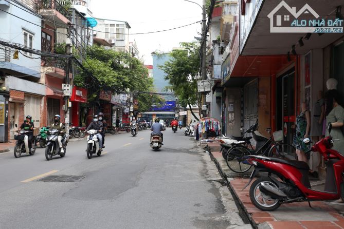 CẦN BÁN GẤP_Nhà mặt tiền khủng_ TTQ.TX_KHƯƠNG TRUNG_DT 91m2_MT6.8m_4 TẦNG_ GIÁ 30.6 TỶ - 1