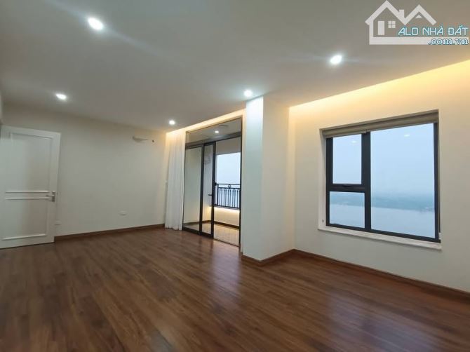Bán Nhanh Căn Góc 131m² – View Sông Hồng – Mặt Phố Lương Yên – TMC Tower – 10 Tỷ - 1