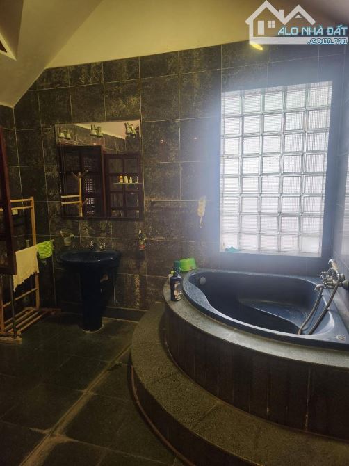 Biệt thự phố Dịch Vọng Cầu Giấy. Sổ 250m, 4 tầng, MT20m Giá 59 tỷ Ô tô đỗ cửa ngày đêm - 1