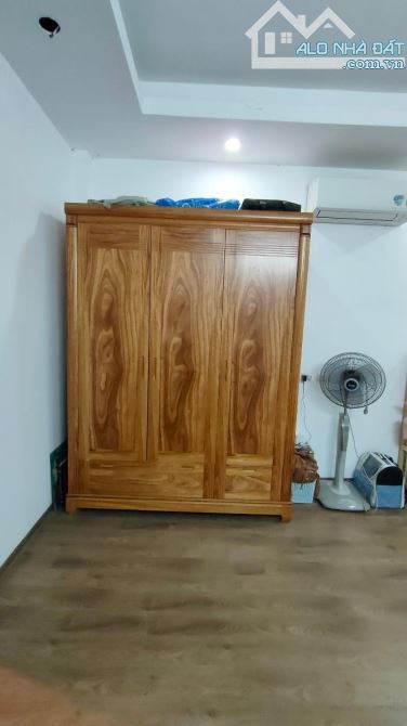 Sốc nhiệt 5,2 tỷ nhà 30m x 5 tầng - MT 4,2m - 12