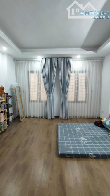 Sốc nhiệt 5,2 tỷ nhà 30m x 5 tầng - MT 4,2m - 13