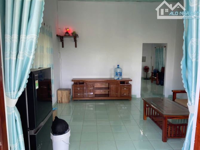 Bán nhà cấp 4 mặt tiền bê tông đường ô tô, phú long chỉ 880tr - 2