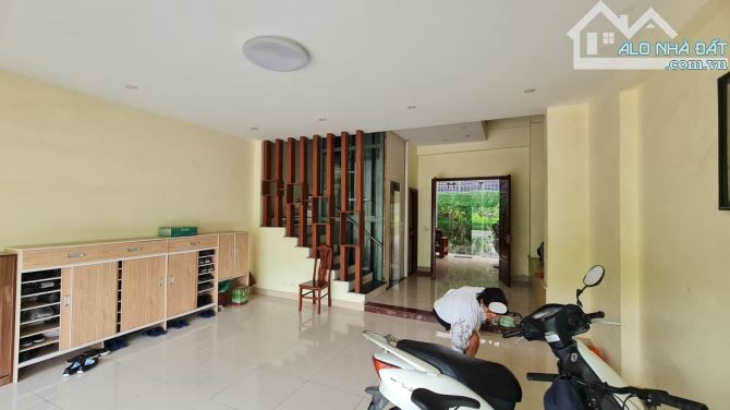 LÀNG VIỆT KIỀU CHÂU ÂU – VIEW HỒ – Ô TÔ TRÁNH – KINH DOANH- 77m- 5 tầng- mặt tiền 4,5m - 2