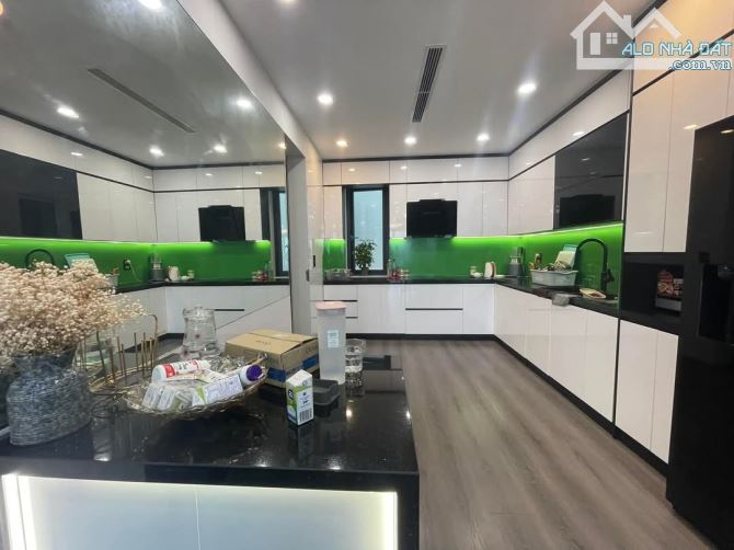 Diện tích 110m2 có thang máy khu đô thị Định Công - Chào 33.5 tỷ - 2