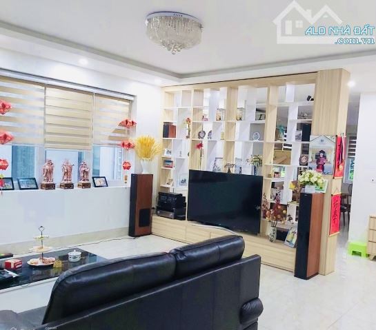 Bán biệt thự Việt Hưng, DT167m2 ,MT10m. Giá 39 tỷ. Vỉa hè, vườn hoa, gần trường Mercury - 2