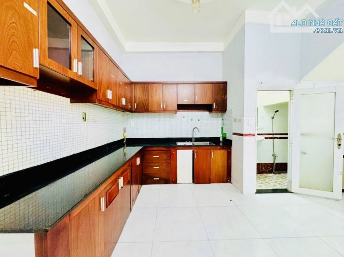 Bán nhà hẻm xe hơi một trục, gần chợ Thạch Đà, Emart 2  Phạm Văn Chiêu, ngang 4m, 5 tỷ hơn - 2