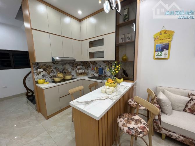 BÁN NHÀ ĐẸP HOÀNG MAI NGÕ RỘNG NÔNG GẦN OTO NỘI THẤT ĐẸP Ở NGAY 28M5T CHỈ 5,8 TỶ - 2