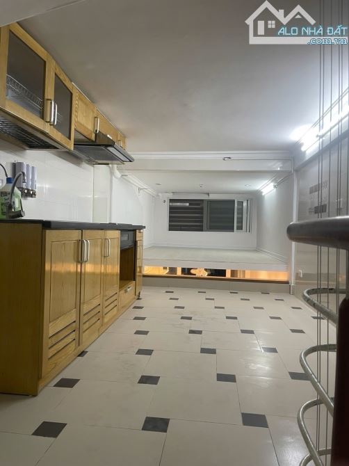 (HIẾM) Bán Nhà Nguyễn Chí Thanh, OTO TRÁNH, NGÕ KD, 30m2, 6T, giá 12.6 tỷ - 2