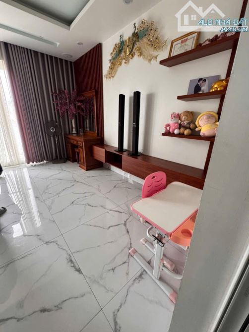 Bán nhà thang máy mặt đường Nguyễn công hoà - 2