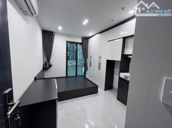 Bán toà nhà căn hộ cho thuê dòng tiền 7 tầng Lạc Long Quân, Tây Hồ 22 phòng 18 tỷ