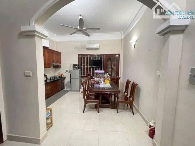 Nhà phố Nguyễn Khánh Toàn Quận Cầu Giấy 61m² 5 tầng MT 5m. Chỉ 13.8 tỷ.  Kinh doanh - 2