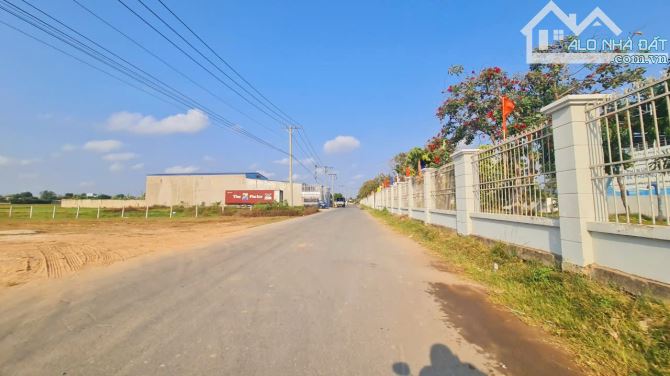 Bán đất 10.770m2 mặt tiền đường bê tông Đức Hòa Thượng, Đức Hòa, Long An giá chỉ 23 tỷ - 2