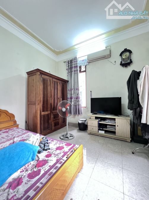 ♻️ Phố Ô Cách , Long Biên , nhà dân xây lô góc ô tô tránh - 2