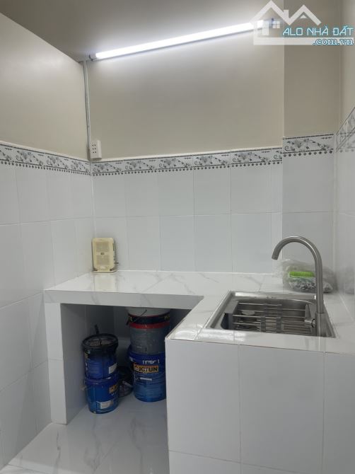 BÁN NHÀ2 TẦNG HẺM Ô TÔ NGAY TRUNG CHÁNH HÓC MÔN - 2