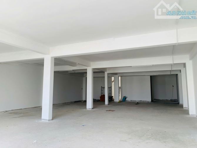 Cho thuê nhà 500m2 1 trệt 2 lầu mặt tiền đường Phạm Văn Thuận gần Vincom Biên Hòa - 2