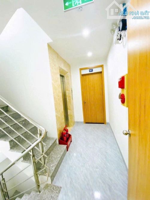 Tòa Nhà Dòng Tiền Nguyễn Khánh Toàn, 66m2, 8 tầng, 13 phòng, DT 800tr/năm, giá 13.98 tỷ - 2