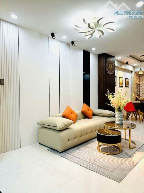 BÁN GẤP NHÀ 3 TẦNG 3 MÊ -VÀ 1 LỬNG  NGUYỄN PHƯỚC NGUYÊN DT KHỦNG 157M2 NGANG 5M NHỈNH 7TY - 17