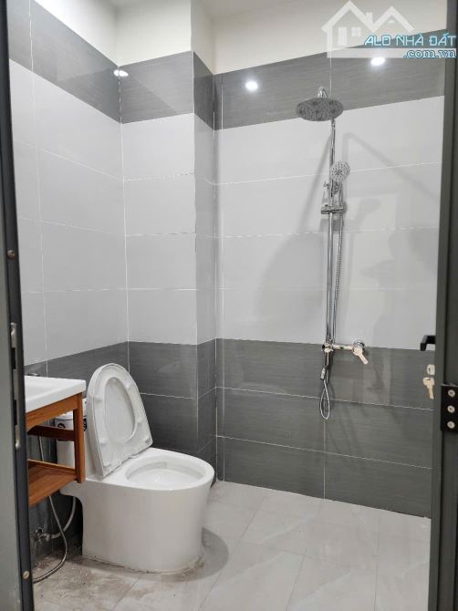 Bán gấp nhà 4 lầu Bùi Quang Là, P12 Gò Vấp 6,15 tỷ - 3
