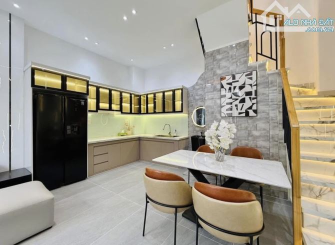 LÊN SÓNG NHÀ ĐẸP ĐƯỜNG NGUYỄN HỮU CẢNH, PHƯỜNG 22, BÌNH THẠNH-GIÁ:3TỶ960/68M2 (4,8x14,2M) - 3