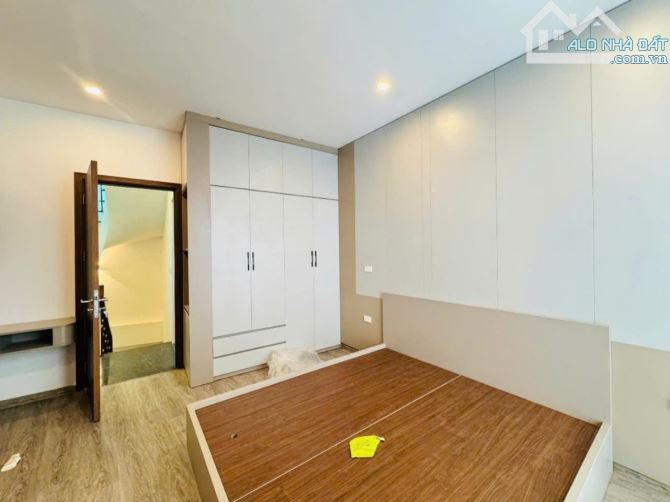 PHÂN LÔ NGỌC THUỴ - LONGBIÊN - DÂN XÂY CHẮC CHẮN - Ô TÔ ĐỖ CỬA - VIEW CẦU LONG BIÊN - GẦN - 3