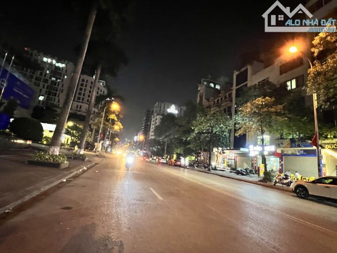 BÁN NHÀ PHÂN LÔ OTO HÓT VIP PHỐ TRUNG KÍNH CẦU GIẤY KDVP 50M2 4 TẦNG MT5M 12 TỶ