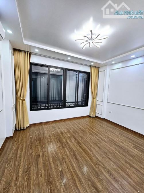 Trần Thái Tông, dt45m- mt4,2m, nhà đẹp dân xây, ngõ nông, gần ô tô - 3
