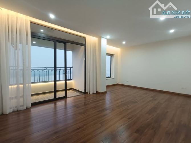 Bán Nhanh Căn Góc 131m² – View Sông Hồng – Mặt Phố Lương Yên – TMC Tower – 10 Tỷ - 3