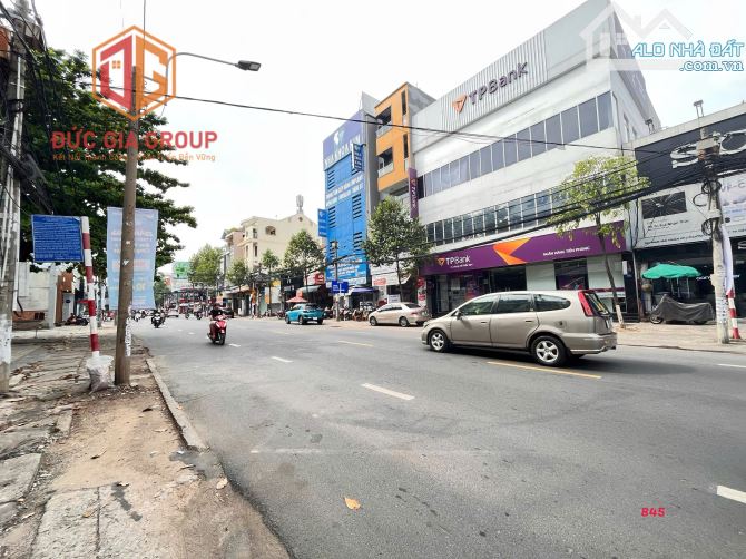 Cho thuê nhà 500m2 1 trệt 2 lầu mặt tiền đường Phạm Văn Thuận gần Vincom Biên Hòa - 3