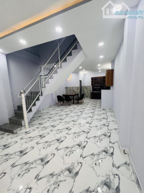 BÁN NHÀ 2 TẦNG GẦN KDC NAM LONG Q7 - 4x16 - HXH - NHỈNH 6 TỶ - 3