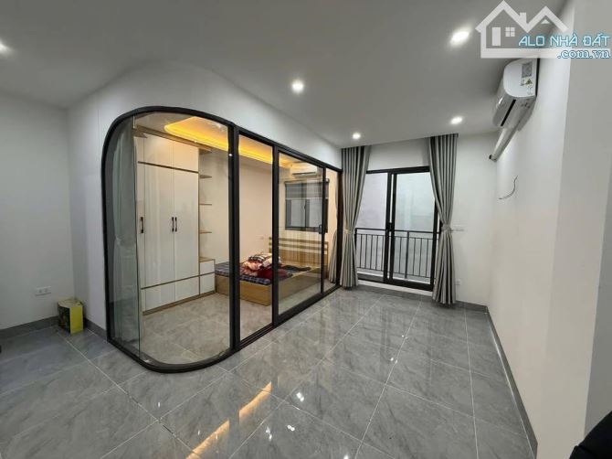 Bán Gấp tòa CCMN LẠC LONG QUÂN0M RA PHỐ - XÂY MỚI - DT 70M - 7 TẦNG - GẦN Ô TÔ - GIÁ 17 TỶ - 3