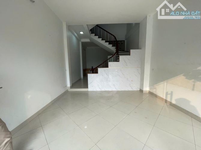 💥 BÁN NHÀ LA DƯƠNG, DƯƠNG NỘI - 4T - 50M2 - MT 4,4M - P.LÔ, VỈA HÈ - Ô TÔ TRÁN- 13 TỶ 💥 - 3