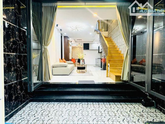 BÁN GẤP NHÀ 3 TẦNG 3 MÊ -VÀ 1 LỬNG  NGUYỄN PHƯỚC NGUYÊN DT KHỦNG 157M2 NGANG 5M NHỈNH 7TY - 18