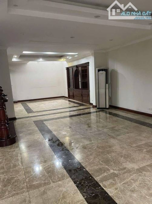 BÁN NHÀ MẶT PHỐ LẠC LONG QUÂN 155m2 - MT 8.1m - 80 TỶ - VỈA HÈ RỘNG - KINH DOANH ĐỈNH - 4