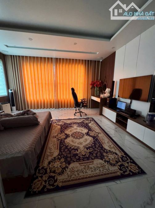 Bán nhà thang máy mặt đường Nguyễn công hoà - 4