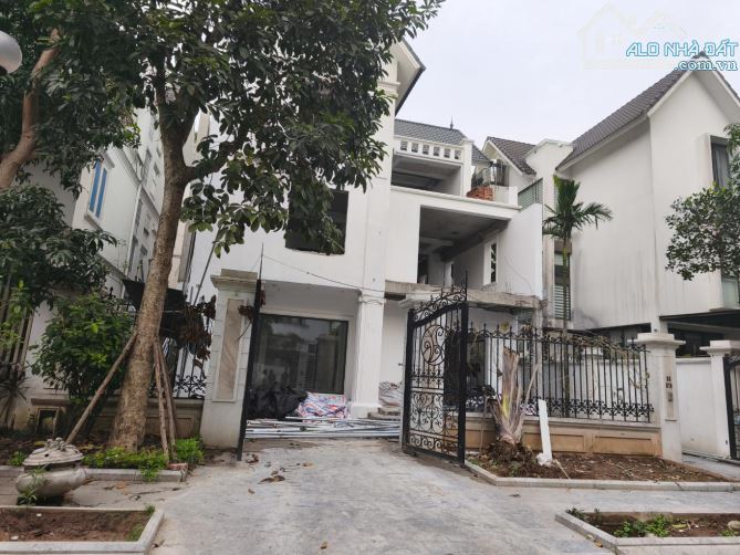 B.ÁN B.IỆT THỰ VIP -GIANG BIÊN-LONG BIÊN -DT 233M² - 4 TẦNG THANG MÁY- GIÁ 56 TỶ-NỘI THẤT - 4