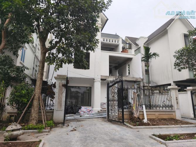 B.ÁN B.IỆT THỰ VIP -VIỆT HƯNG-LONG BIÊN -DT 233M²-4 TẦNG THANG MÁY- GIÁ 56 TỶ-NỘI THẤT CC - 4