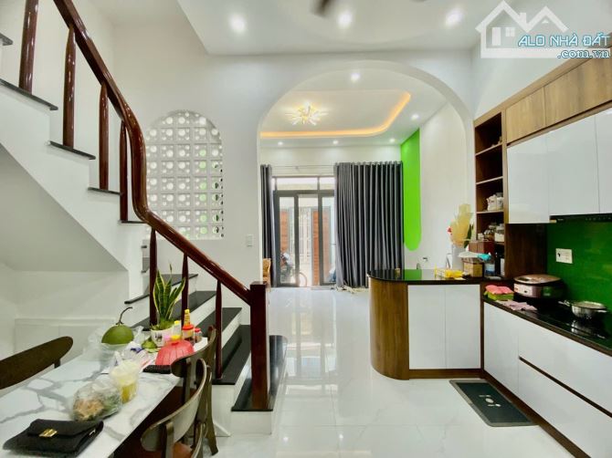 Bán nhà 2 tầng Hướng Bắc, hẻm Lê Văn Sỹ, Trung tâm TP Quảng Ngãi - 4