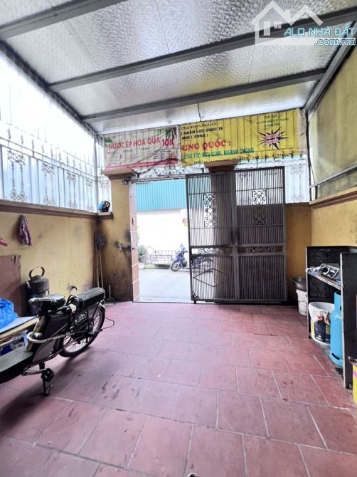 ♻️ Phố Ô Cách , Long Biên , nhà dân xây lô góc ô tô tránh - 4