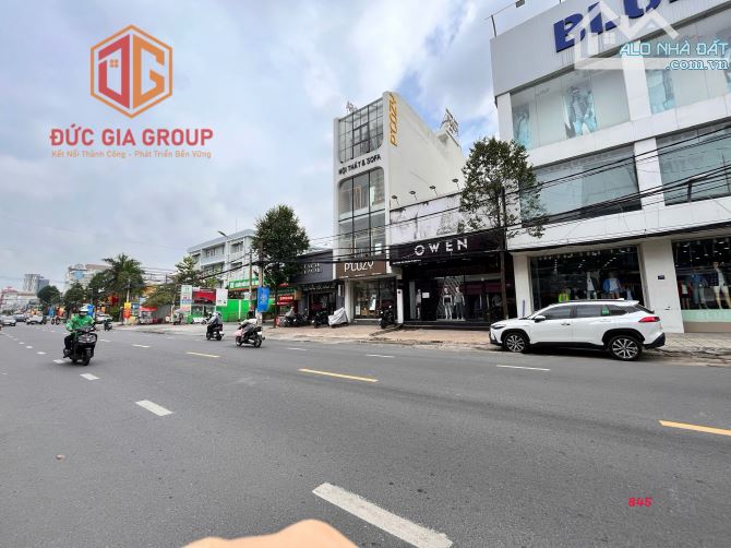 Cho thuê nhà 500m2 1 trệt 2 lầu mặt tiền đường Phạm Văn Thuận gần Vincom Biên Hòa - 4