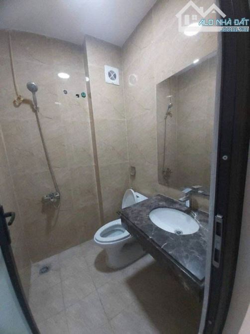 Bát Khối 35m,5 tầng,lô góc 2 thoáng,ô tô 4 chỗ qua nhà,ngõ thông,kdoanh nhỏ,giá 5.x tỷ - 5