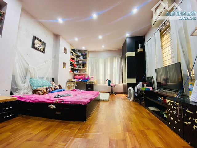 BÁN NHÀ TRẦN ĐẠI NGHĨA, HAI BÀ TRƯNG, GẦN PHỐ, NGÕ ÔTÔ, GARA 50M2X5T - MT GẦN 4M. - 5