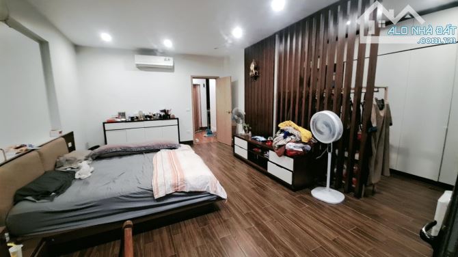 Bán nhà mặt phố Quang Trung Hoàn Kiếm Hà Nội lô góc 3 mặt tiền vỉ hè rộng giá đầu tư DT 41 - 5