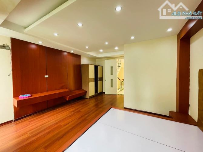 Phân Lô QĐội Siêu Víp_7 Chỗ Quay Đầu_Oto Ngủ Trong Nhà_Hoàng V Thái Phố_95m_5T_Mt5m_23 Tỷ - 5