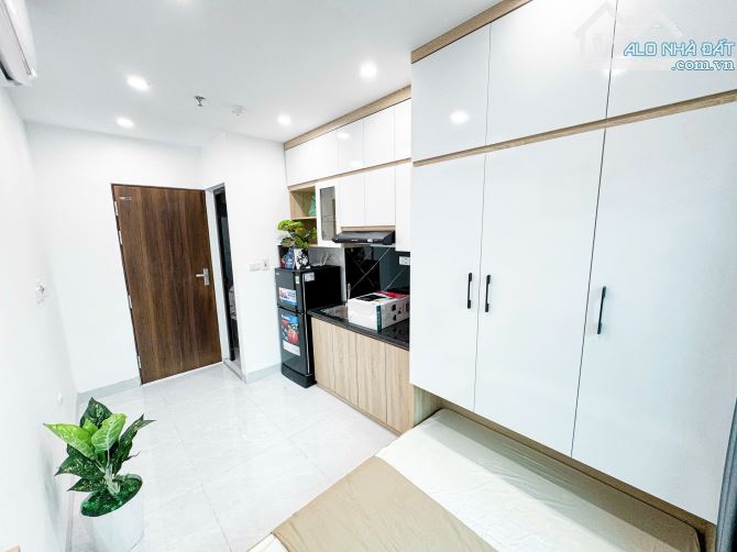 Cho Thuê Phòng CCMN 318 Đê La Thành Đống Đa 25m2 Studio Ban Công Cửa Sổ Thang Máy Gần Chợ - 6