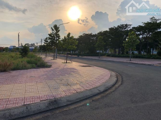 CẮT LỖ SÂU - DT: 90M2 GIÁ: 1TỶ6 NGAY ĐƯỜNG DT769 - SÁT CHỢ MỚI LONG THÀNH NỐI THẲNG VÀO SB - 6