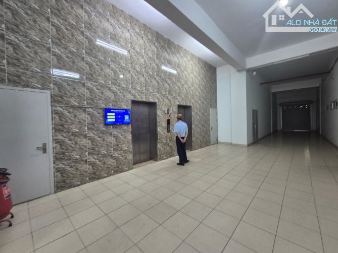Bán chung cư phố Chùa Láng, gần Đại Học Ngoại Thương, 95m2, chỉ 6,95 tỷ - 7