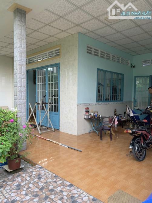 Bán 25 căn phòng trọ và 1 căn nhà cấp 4 đường oto thuộc tân thạch - 7