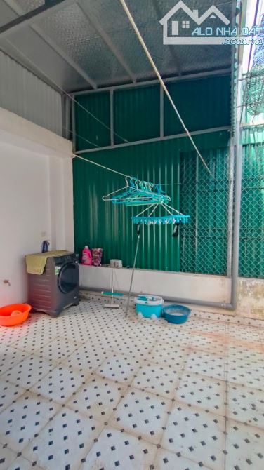 Sốc nhiệt 5,2 tỷ nhà 30m x 5 tầng - MT 4,2m - 8