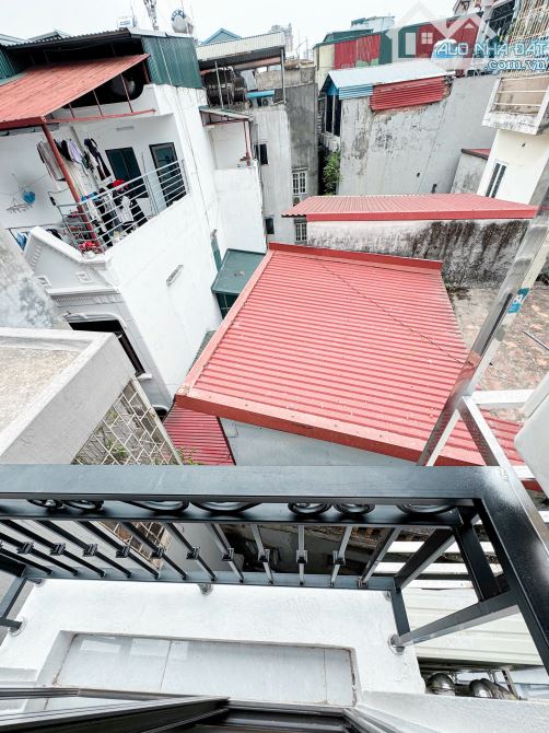 Cho Thuê Phòng CCMN 318 Đê La Thành Đống Đa 25m2 Studio Ban Công Cửa Sổ Thang Máy Gần Chợ - 9