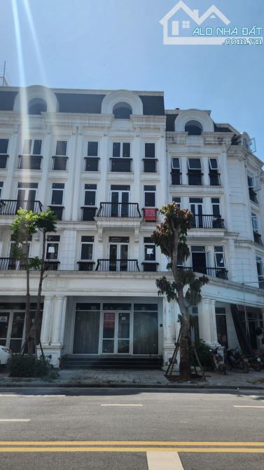 NHÀ LIỀN KỀ LOUIS CITY ĐẠI MỖ – VỊ TRÍ KINH DOANH CỰC ĐẸP – MẶT ĐƯỜNG LỚN – FULL NỘI THẤT